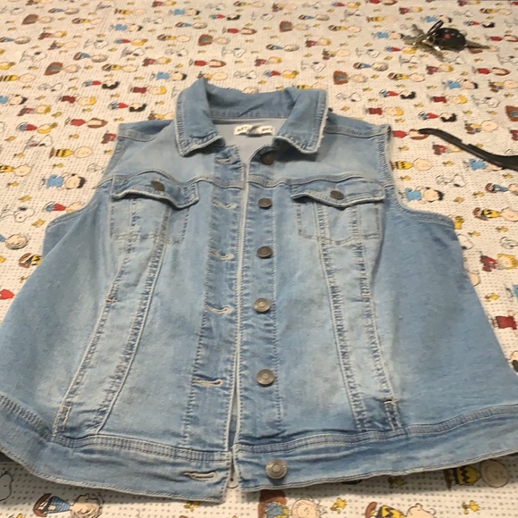 Jean vest like new - Picture 5 of 5